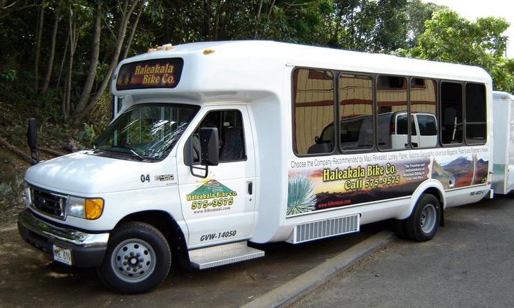 Haleakala Bike Co bus+trailer 5•