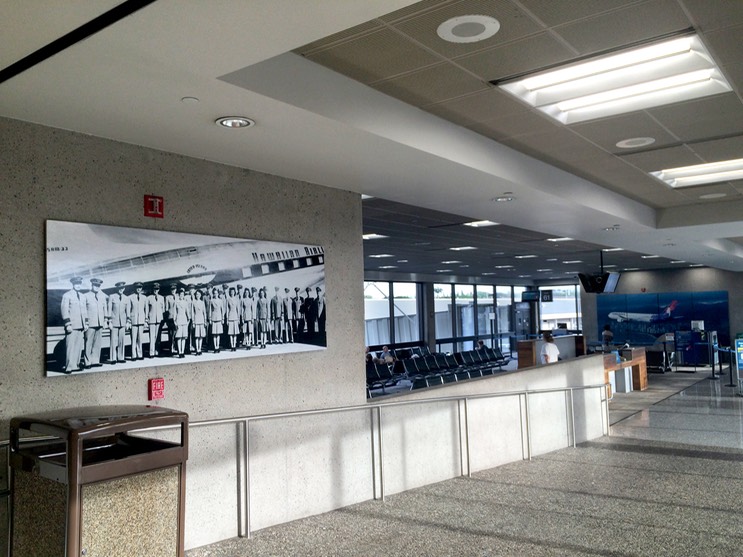  Hawaiian Airlines Terminal Display7•